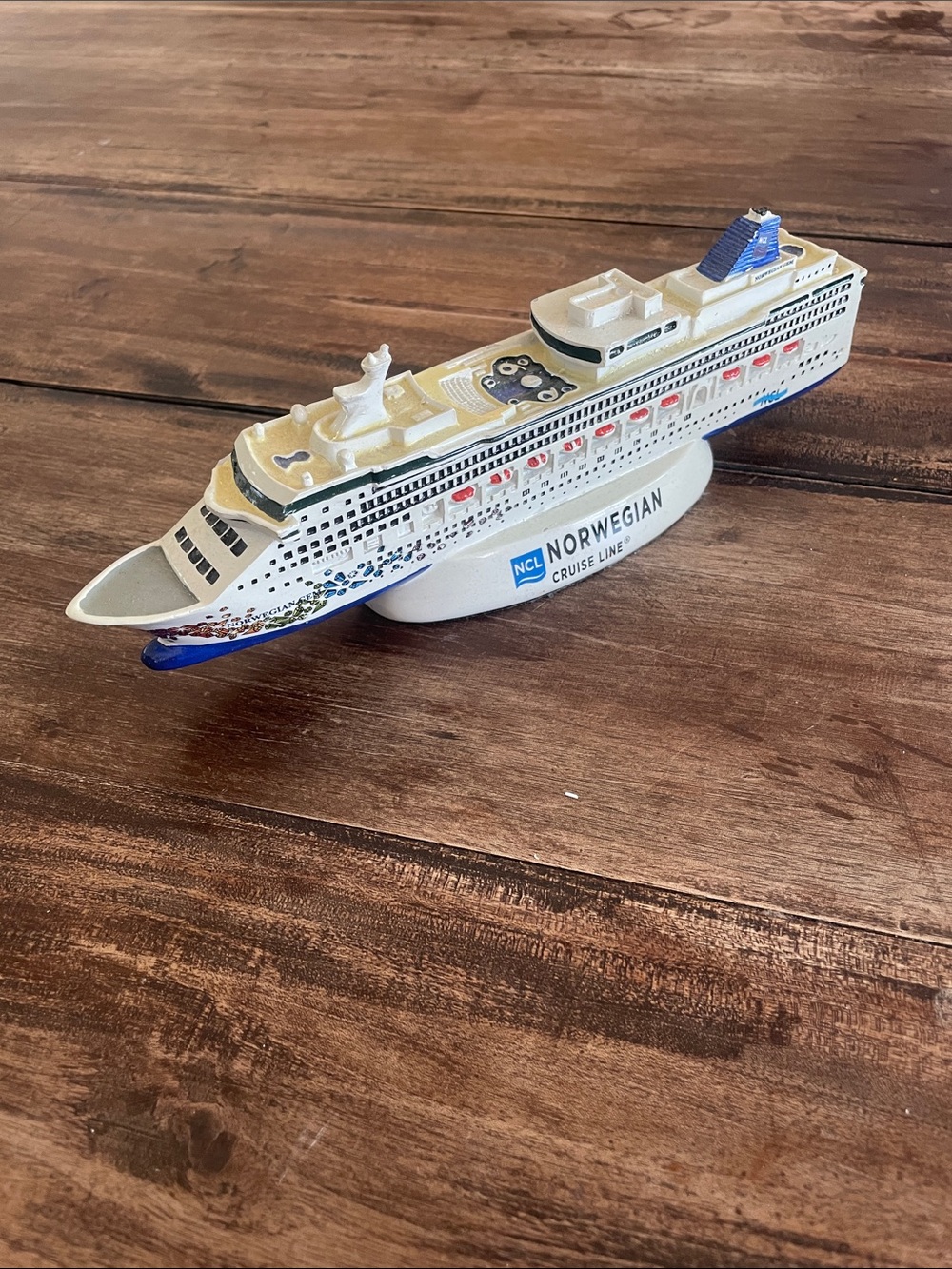 Norwegian gem cruise ship model